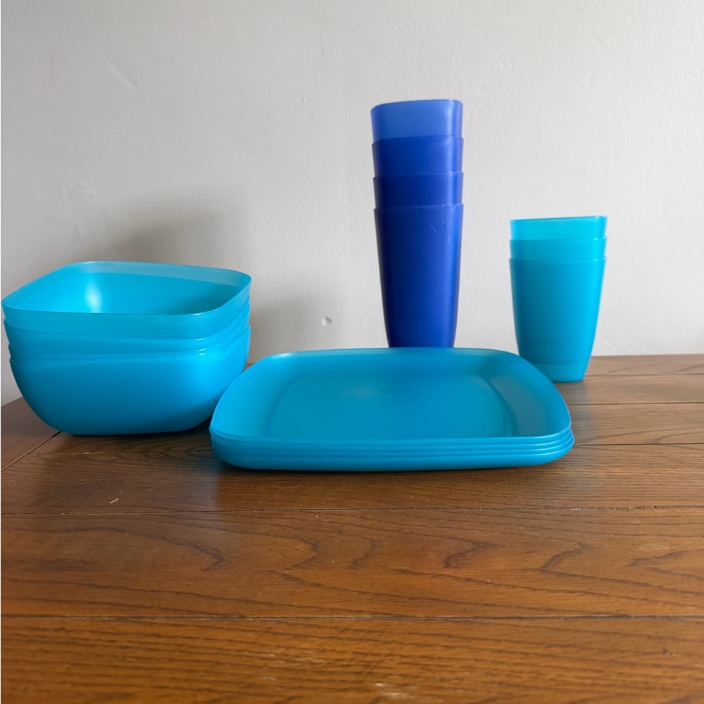 Blue and Aqua Dinnerware Set